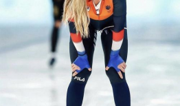 调教女m视频,从服从到依赖的情感转变